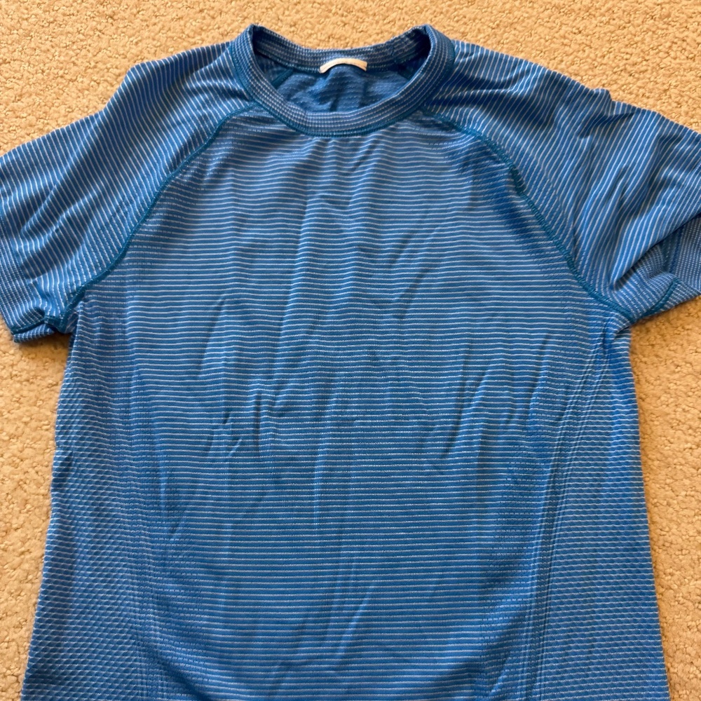 Athleta Girl Power Up T - blue stripe size 6